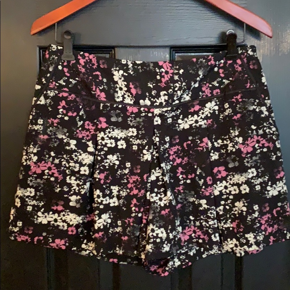 Elle flutter shorts 10 *
